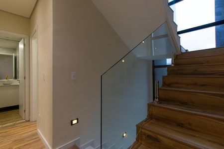 Casa de condomínio para alugar com 167m², 3 quartos e 2 vagas Casa de condomínio para alugar com 167m², 3 quartos e 2 vagasEscadas