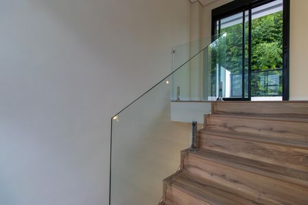 Casa de condomínio para alugar com 167m², 3 quartos e 2 vagas Casa de condomínio para alugar com 167m², 3 quartos e 2 vagasEscadas