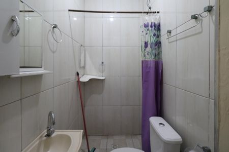 Casa para alugar com 55m², 2 quartos e sem vaga Casa para alugar com 55m², 2 quartos e sem vagaBanheiro