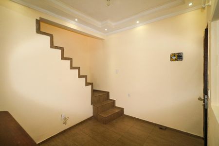 Sala de casa para alugar com 2 quartos, 55m² em Conceição, Diadema