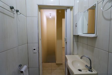 Casa para alugar com 55m², 2 quartos e sem vaga Casa para alugar com 55m², 2 quartos e sem vagaBanheiro