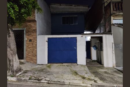 Casa para alugar com 55m², 2 quartos e sem vaga Casa para alugar com 55m², 2 quartos e sem vagaFachada