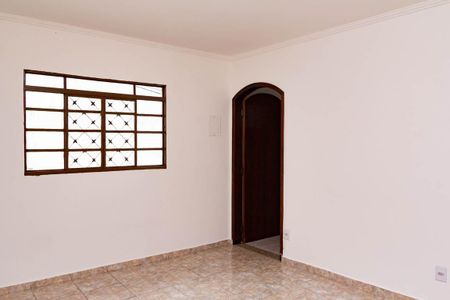 Casa para alugar com 120m², 2 quartos e 1 vaga
