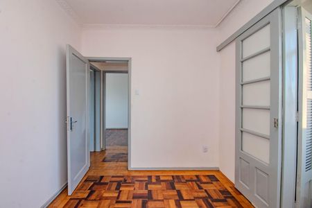 Quarto 1 de apartamento para alugar com 3 quartos, 90m² em Navegantes, Porto Alegre
