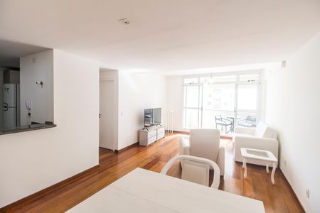 Apartamento para alugar com 119m², 2 quartos e 2 vagasSala
