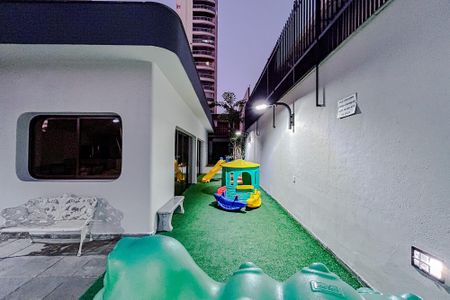 Apartamento para alugar com 195m², 3 quartos e 3 vagasÁrea comum - Playground