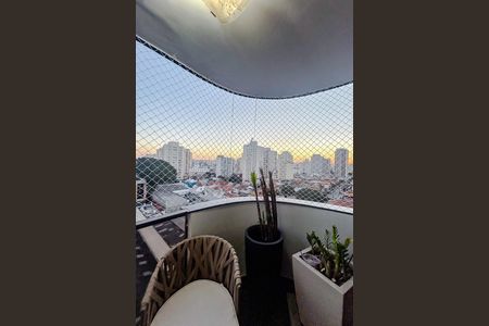 Apartamento para alugar com 195m², 3 quartos e 3 vagasVaranda