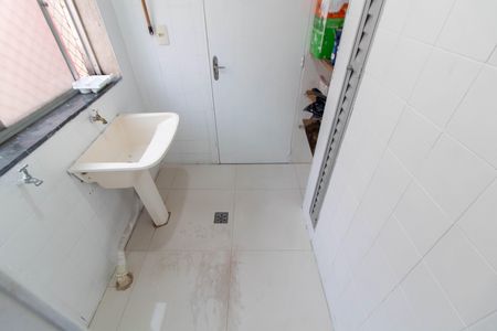 Apartamento para alugar com 65m², 2 quartos e 1 vaga Apartamento para alugar com 65m², 2 quartos e 1 vagaÁREA DE SERVIÇO