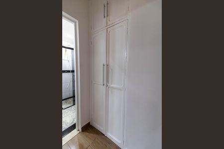 Apartamento para alugar com 65m², 2 quartos e 1 vaga Apartamento para alugar com 65m², 2 quartos e 1 vagaROUPEIRO CORREDOR