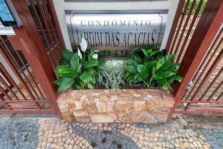Apartamento para alugar com 65m², 2 quartos e 1 vaga Apartamento para alugar com 65m², 2 quartos e 1 vagaFACHADA