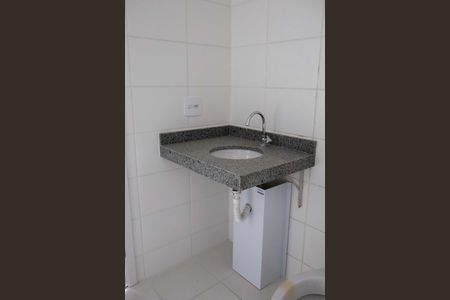 Banheiro de apartamento para alugar com 2 quartos, 55m² em Centro, Osasco