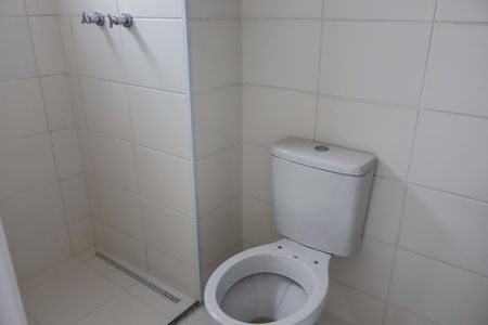 Apartamento à venda com 55m², 2 quartos e 1 vaga Apartamento à venda com 55m², 2 quartos e 1 vagaBanheiro da Suíte 2