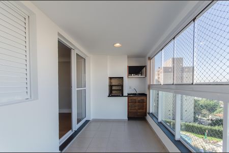 Apartamento à venda com 100m², 4 quartos e 3 vagas Apartamento à venda com 100m², 4 quartos e 3 vagasVaranda