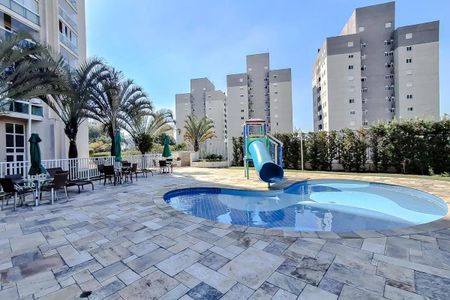 Apartamento à venda com 100m², 4 quartos e 3 vagas Apartamento à venda com 100m², 4 quartos e 3 vagasÁrea comum - Piscina