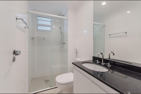 Apartamento à venda com 100m², 4 quartos e 3 vagas Apartamento à venda com 100m², 4 quartos e 3 vagasBanheiro Social