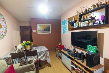Apartamento à venda com 70m², 3 quartos e 1 vaga Apartamento à venda com 70m², 3 quartos e 1 vagaSala