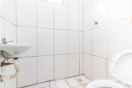 Banheiro de kitnet/studio para alugar com 1 quarto, 29m² em Jardim Nossa Senhora do Carmo, São Paulo