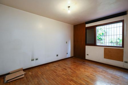 Casa à venda com 475m², 3 quartos e 4 vagas Casa à venda com 475m², 3 quartos e 4 vagasQuarto 3