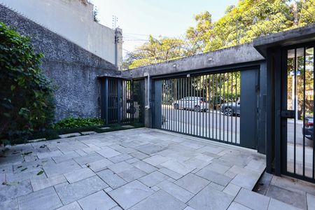 Casa à venda com 475m², 3 quartos e 4 vagas Casa à venda com 475m², 3 quartos e 4 vagasGaragem
