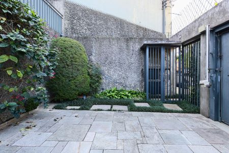 Casa à venda com 475m², 3 quartos e 4 vagas Casa à venda com 475m², 3 quartos e 4 vagasGaragem