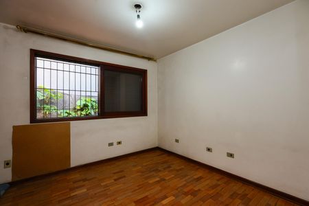 Casa à venda com 475m², 3 quartos e 4 vagas Casa à venda com 475m², 3 quartos e 4 vagasQuarto 2