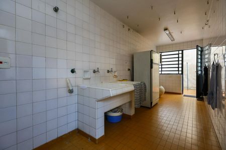 Casa à venda com 475m², 3 quartos e 4 vagas Casa à venda com 475m², 3 quartos e 4 vagasÁrea de Serviço