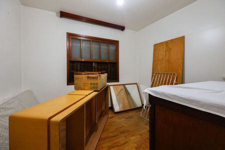 Casa à venda com 475m², 3 quartos e 4 vagas Casa à venda com 475m², 3 quartos e 4 vagasÁrea de Serviço