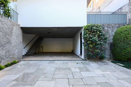 Casa à venda com 475m², 3 quartos e 4 vagas Casa à venda com 475m², 3 quartos e 4 vagasGaragem