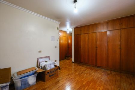 Casa à venda com 475m², 3 quartos e 4 vagas Casa à venda com 475m², 3 quartos e 4 vagasSuíte