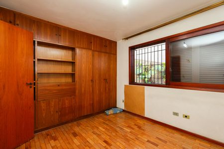 Casa à venda com 475m², 3 quartos e 4 vagas Casa à venda com 475m², 3 quartos e 4 vagasQuarto 2
