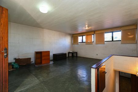 Casa à venda com 475m², 3 quartos e 4 vagas Casa à venda com 475m², 3 quartos e 4 vagasSalão