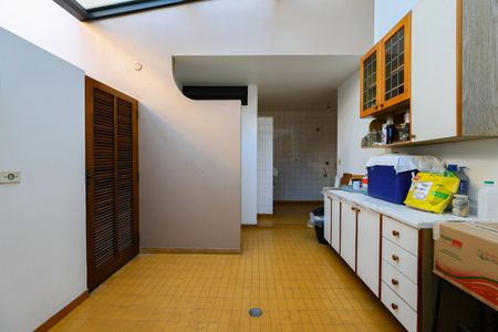 Casa à venda com 475m², 3 quartos e 4 vagas Casa à venda com 475m², 3 quartos e 4 vagasÁrea de Serviço