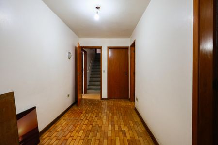 Casa à venda com 475m², 3 quartos e 4 vagas Casa à venda com 475m², 3 quartos e 4 vagasCorredor