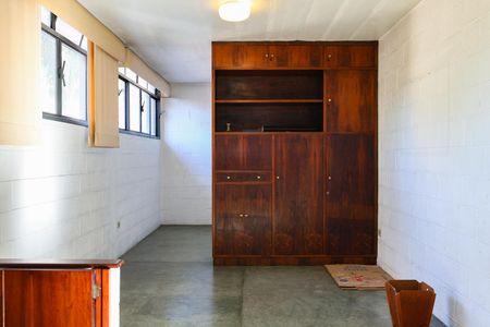 Casa à venda com 475m², 3 quartos e 4 vagas Casa à venda com 475m², 3 quartos e 4 vagasSalão