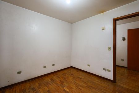 Casa à venda com 475m², 3 quartos e 4 vagas Casa à venda com 475m², 3 quartos e 4 vagasQuarto 2
