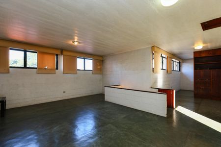 Casa à venda com 475m², 3 quartos e 4 vagas Casa à venda com 475m², 3 quartos e 4 vagasSalão
