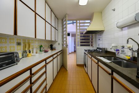 Casa à venda com 475m², 3 quartos e 4 vagas Casa à venda com 475m², 3 quartos e 4 vagasCozinha