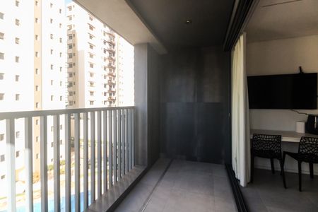 Studio para alugar com 34m², 1 quarto e sem vaga Studio para alugar com 34m², 1 quarto e sem vagaVaranda