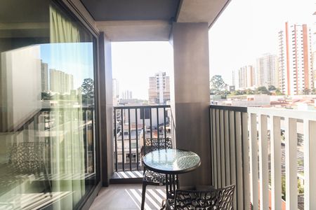 Studio para alugar com 34m², 1 quarto e sem vaga Studio para alugar com 34m², 1 quarto e sem vagaVaranda