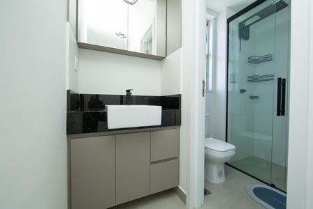 BANHEIRO de apartamento para alugar com 1 quarto, 44m² em Barro Preto, Belo Horizonte