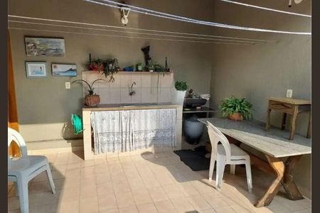 Casa à venda com 3 quartos, 177m² em Jardim Caravelas, São Paulo