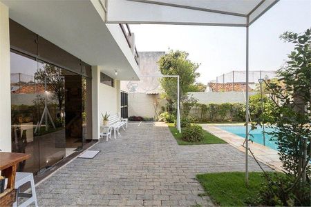 Casa à venda com 238m², 4 quartos e 4 vagas