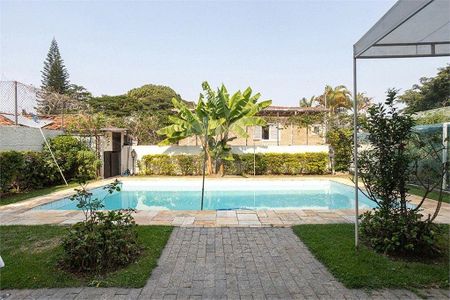 Casa à venda com 238m², 4 quartos e 4 vagas