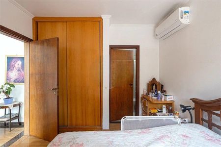 Casa à venda com 4 quartos, 238m² em Jardim Morumbi, São Paulo