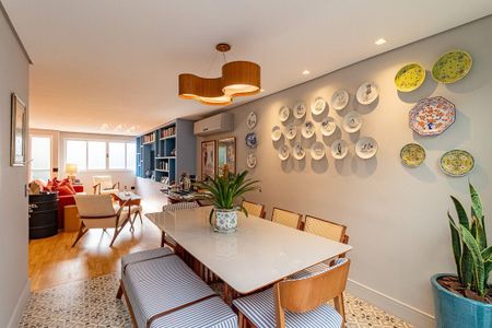 Casa à venda com 273m², 4 quartos e 3 vagas