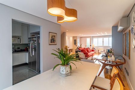 Casa à venda com 273m², 4 quartos e 3 vagas