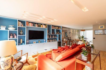 Casa à venda com 4 quartos, 273m² em Vila Andrade, São Paulo