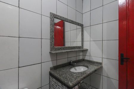Casa para alugar com 82m², 2 quartos e sem vaga Casa para alugar com 82m², 2 quartos e sem vagaBanheiro