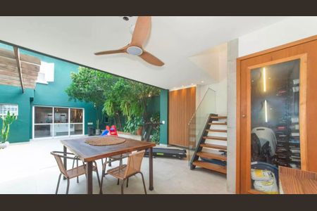 Casa à venda com 4 quartos, 280m² em Cidade Monções, São Paulo