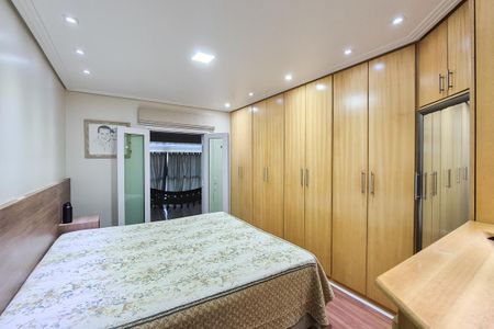 Casa à venda com 269m², 3 quartos e 2 vagasSuíte